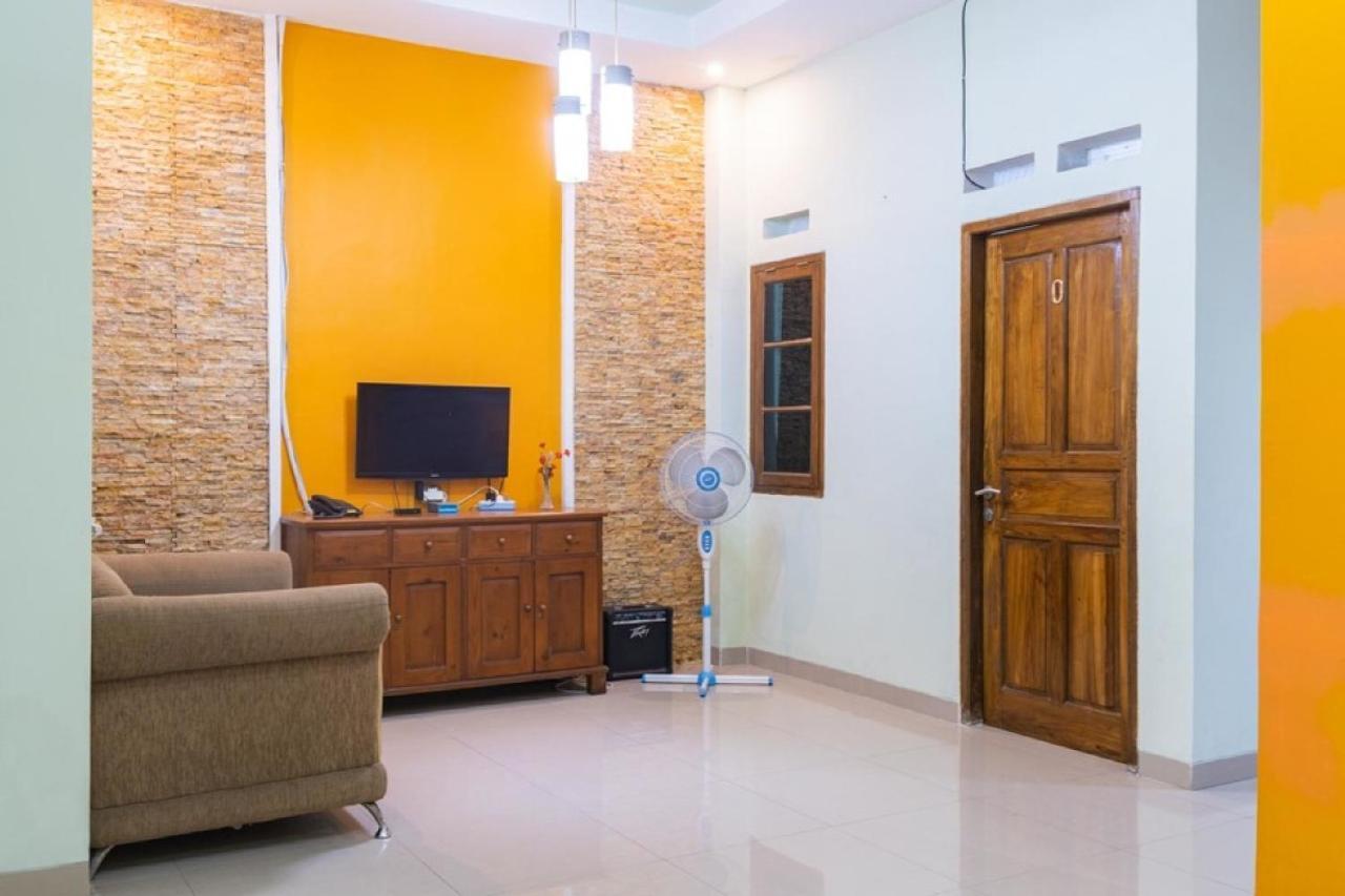 Reddoorz Syariah Near Grand Kota Bintang Hotel Bekasi Exterior photo